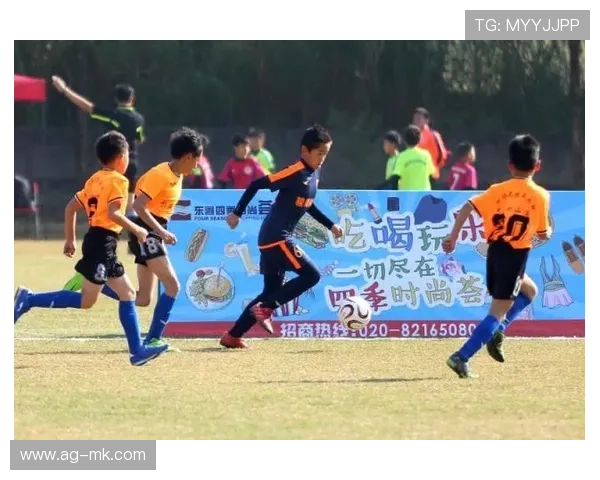 球员与俱乐部合作推出青少年奖学金项目