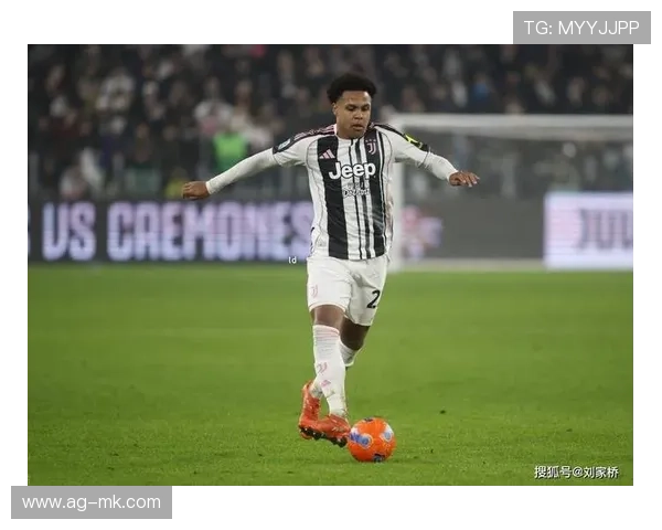 尤文稳固防线后快速反击，麦肯尼中路推进非常强势